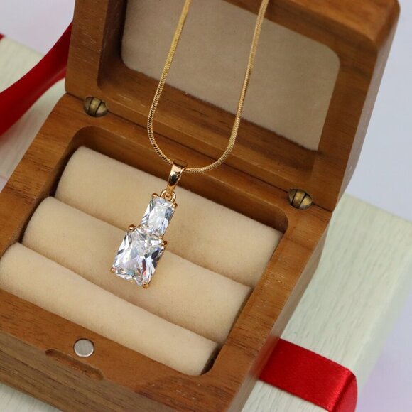 "Elegant White Pendant with Sparkling Stones in Gold-Plated Finish, XPPT1805 - Picture 9 of 13